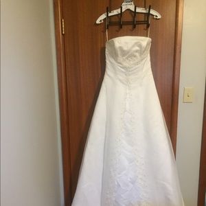 Bridal wedding gown